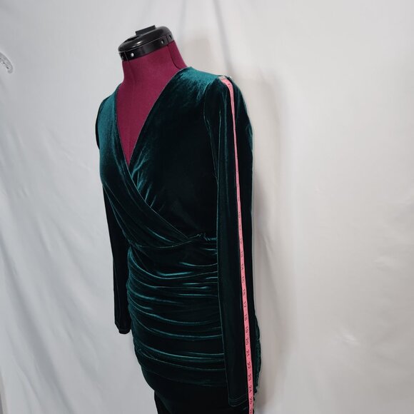Q2 Green Velvet Ruched Bodycon Dress - Size M - Picture 7 of 12